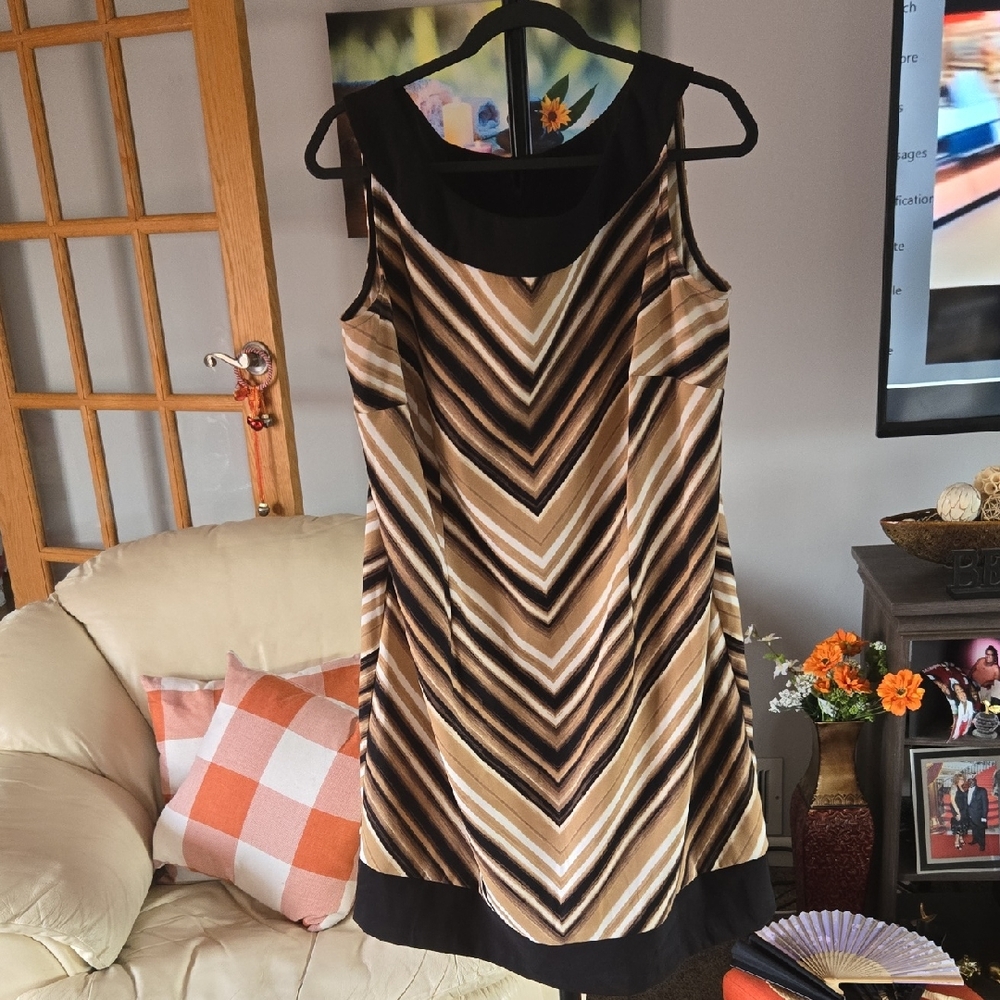 Dress Barn Sleeveless Chevron Midi Dress in Brown and Black 🤎